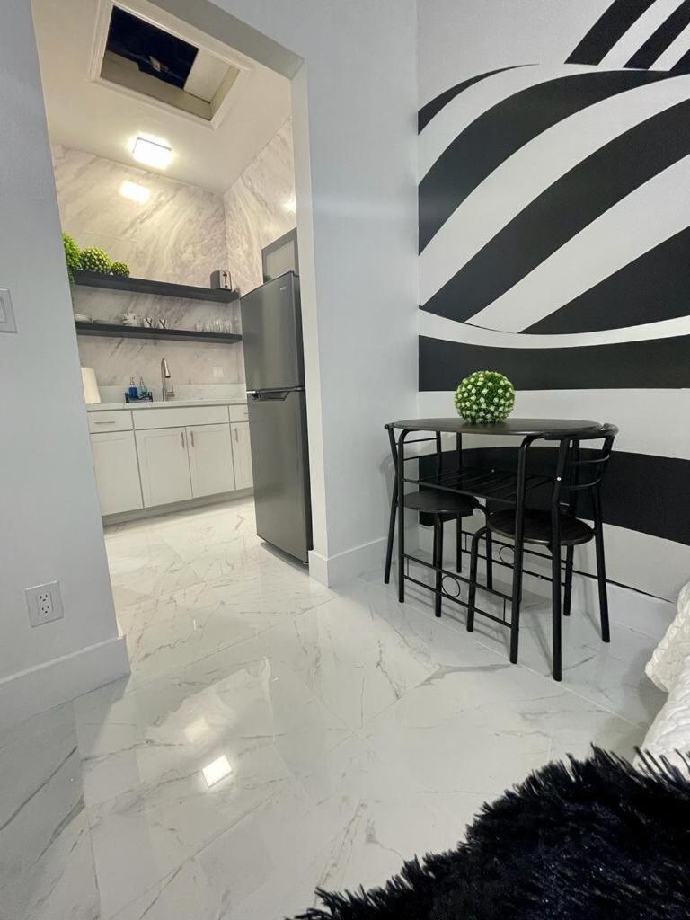 Cozy Studio, Prime Location, Remodeled, 1 Parking West Palm Beach Zewnętrze zdjęcie