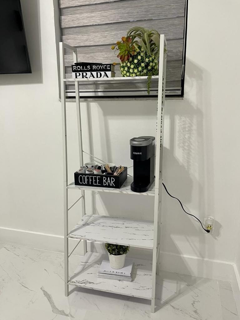 Cozy Studio, Prime Location, Remodeled, 1 Parking West Palm Beach Zewnętrze zdjęcie