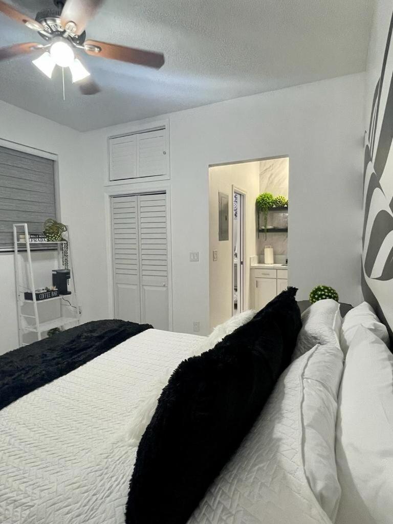 Cozy Studio, Prime Location, Remodeled, 1 Parking West Palm Beach Zewnętrze zdjęcie